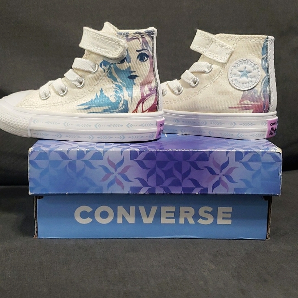 Converse Frozen infant/toddler size 4 Never Worn